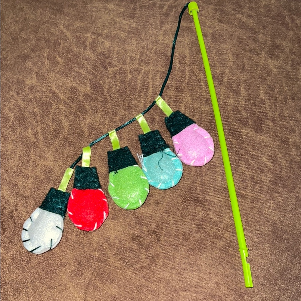 Holiday Felt Light Bulb Catnip Teaser Play Cat Toy